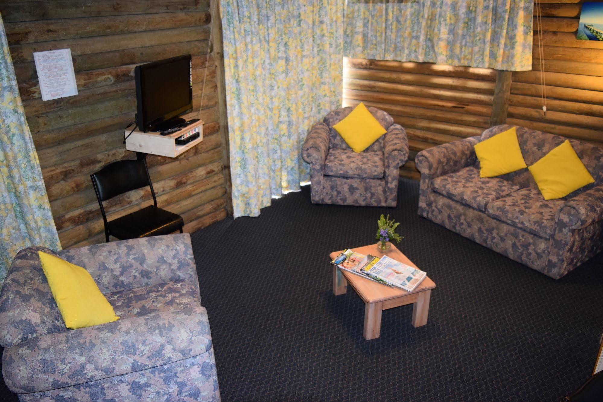 Lazy Acre Log Cabins Lakes Entrance Ngoại thất bức ảnh