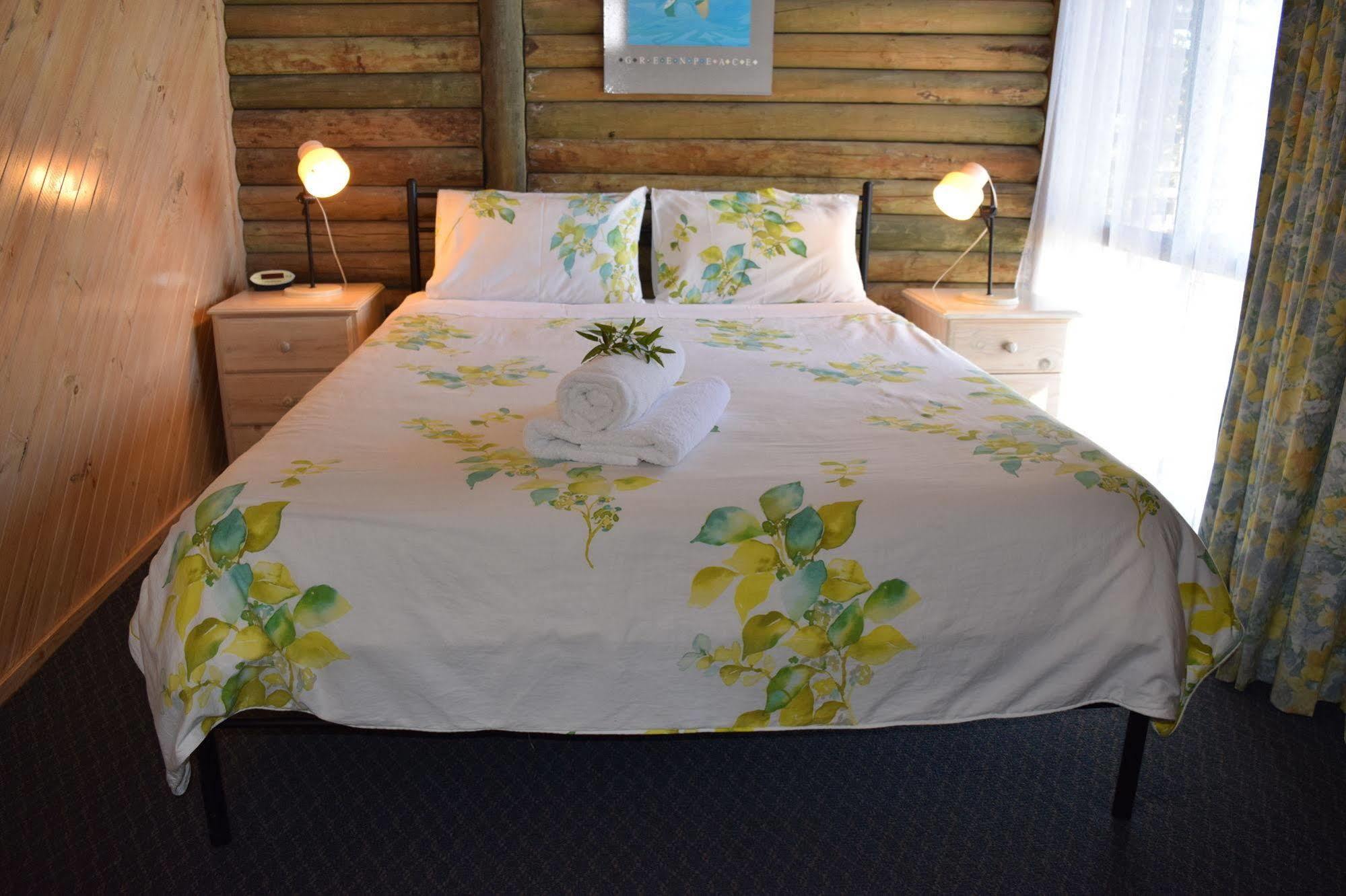 Lazy Acre Log Cabins Lakes Entrance Ngoại thất bức ảnh