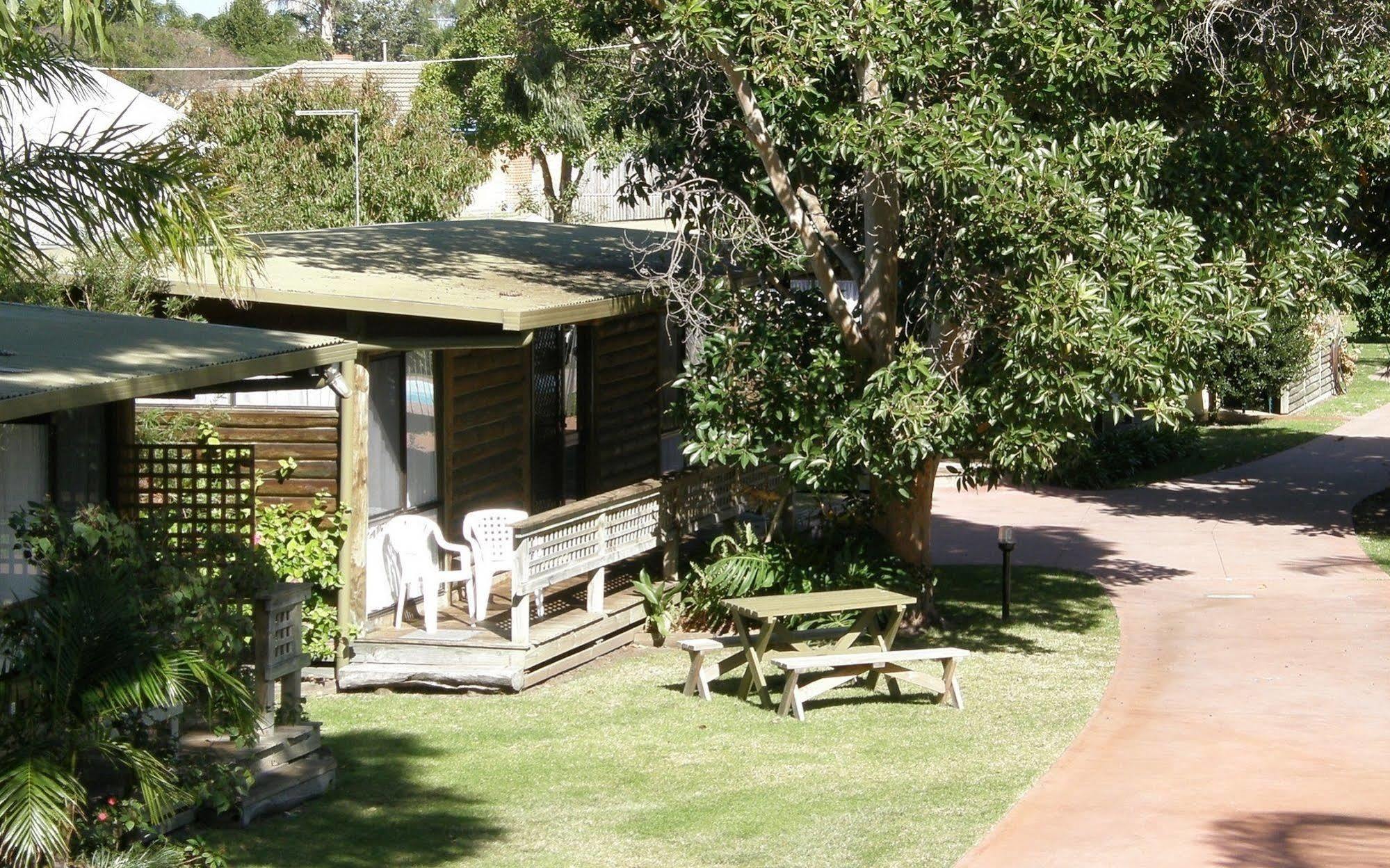 Lazy Acre Log Cabins Lakes Entrance Ngoại thất bức ảnh