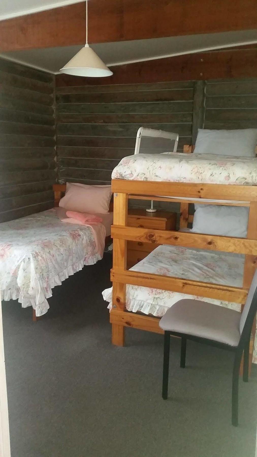 Lazy Acre Log Cabins Lakes Entrance Ngoại thất bức ảnh