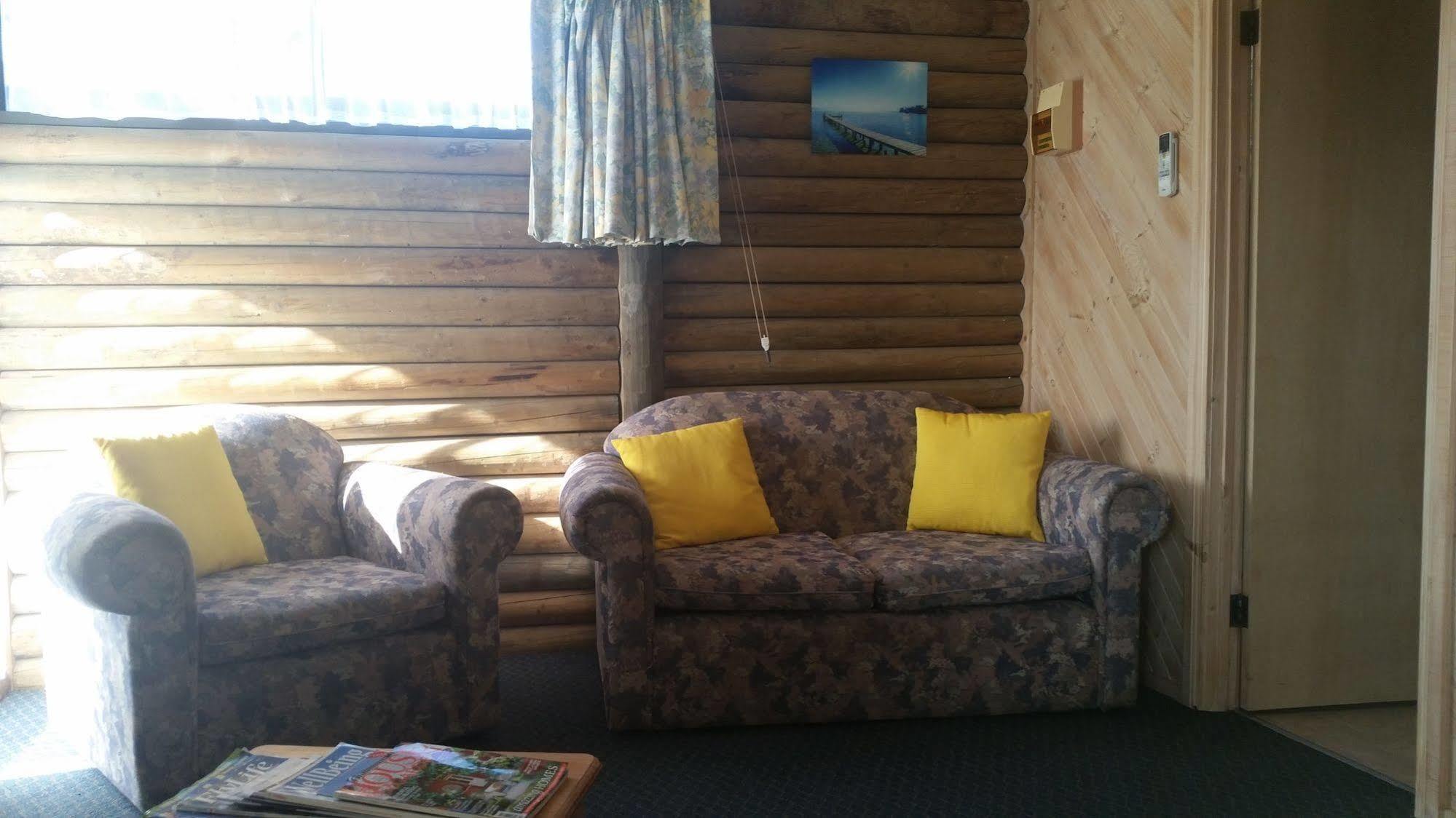 Lazy Acre Log Cabins Lakes Entrance Ngoại thất bức ảnh