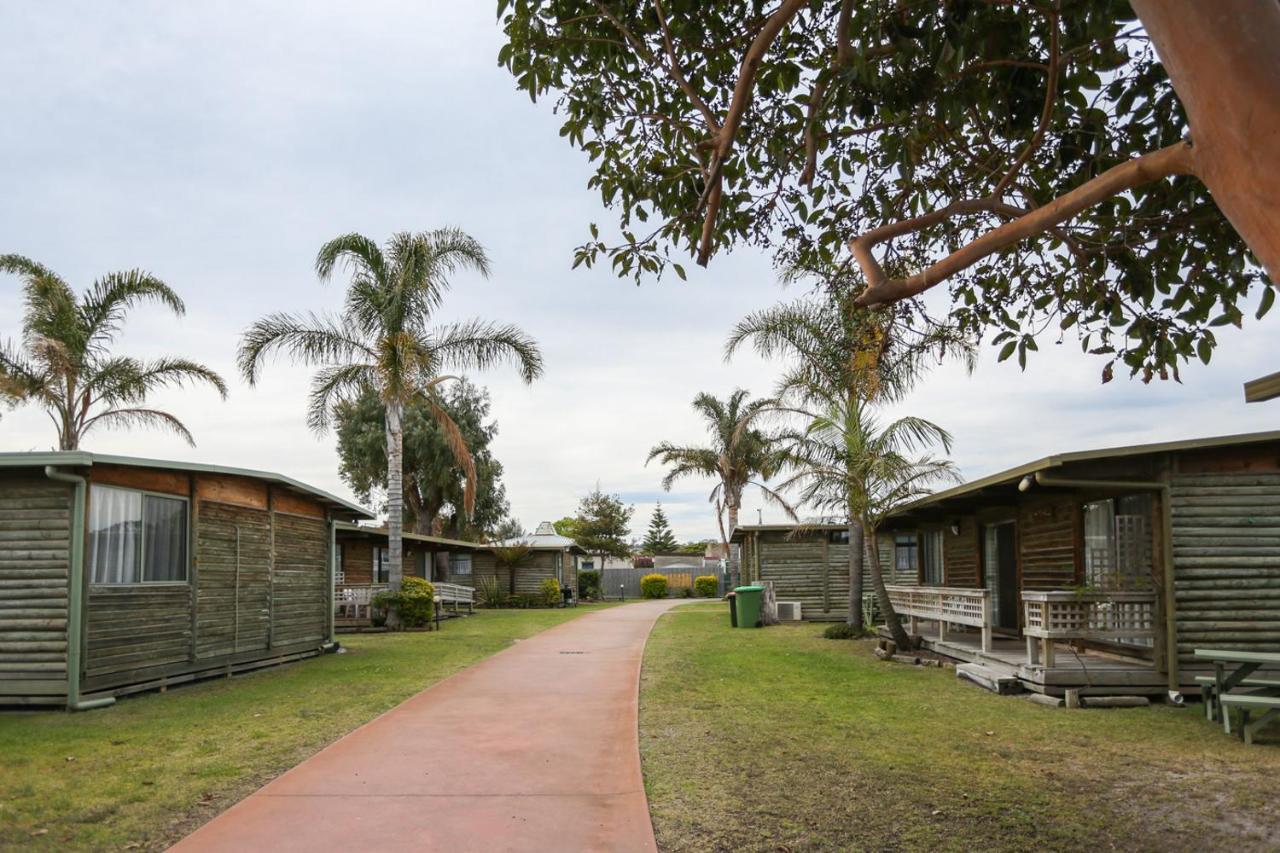 Lazy Acre Log Cabins Lakes Entrance Ngoại thất bức ảnh