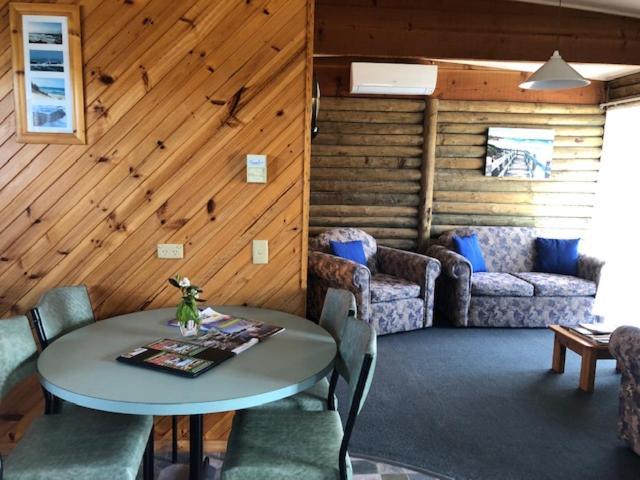 Lazy Acre Log Cabins Lakes Entrance Ngoại thất bức ảnh
